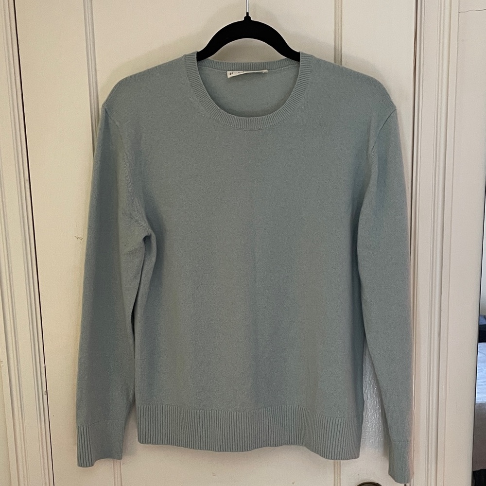 The Classic Crew in Cashmere - Light Sage Green M